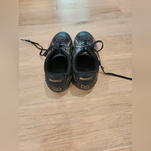 LOTTO | Football / Soccer Cleats - Picture 3 of 5